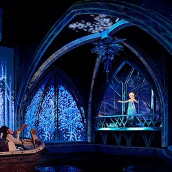 Istana Frozen Resmi Dibuka di Hong Kong, Pertama di Dunia!
