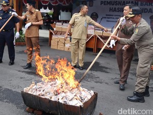 1,3 Juta Batang Rokok Ilegal Senilai Rp 659 Juta Dimusnahkan