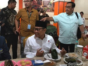 Cak Imin Awali Kampanye di Aceh dengan Ngopi dan Santap Ayam Tangkap