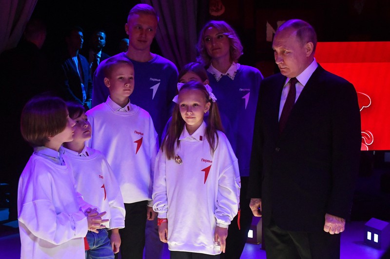 Presiden Rusia Vladimir Putin mengunjungi forum dan pameran 