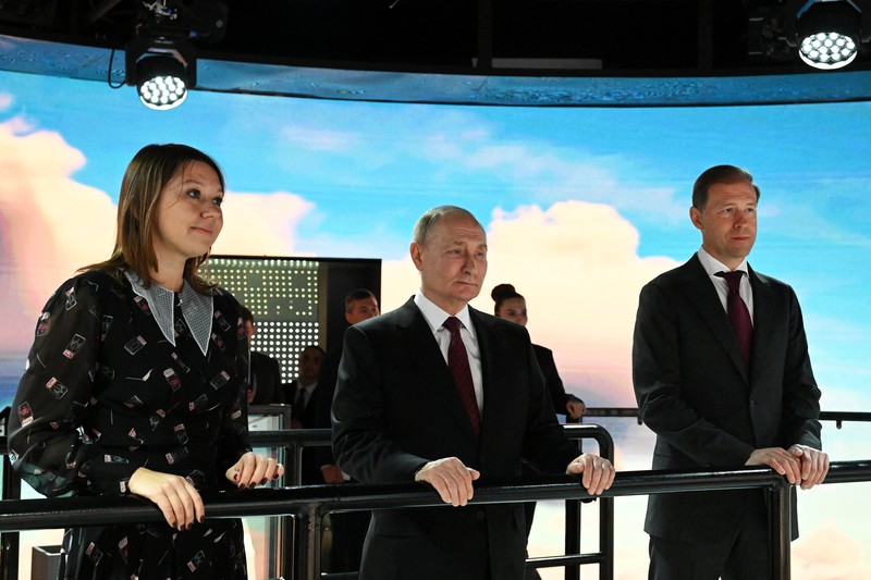 Presiden Rusia Vladimir Putin mengunjungi forum dan pameran 