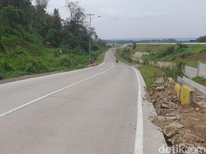 Cara Pemkab Sumedang Bikin Mulus Jalan Paseh-Buahdua