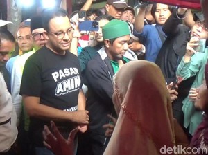Anies Baswedan Blusukan ke Pasar Minggu Bengkulu, Janji Stabilkan Harga