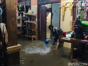 Sungai Menyempit Disebut Penyebab Banjir Rendam 350 Rumah Warga Cimahi