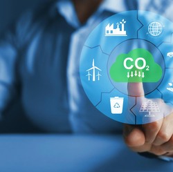 Simak! Cara Schneider Electric Dukung Dekarbonisasi Industri