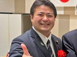 Viral Transformasi Politisi Jepang, Bak Aktor Tampan Setelah Turun Berat Badan