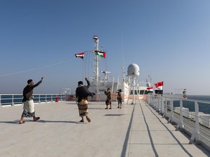 Digebuk Houthi di Laut Merah, Israel Kirim Logistik Lewat India