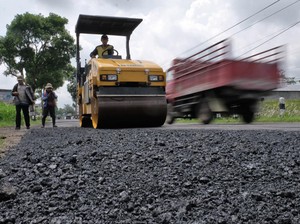Biar Mudik Nyaman, Perbaikan Jalan Rusak di Jabar Dikebut