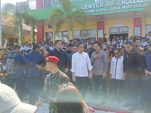 Jokowi Janji Beri Mobil Baru dan Mesin Kayu untuk SMKN 5 Kota Kupang