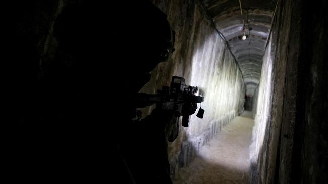 Israel Floods Tunnels in Gaza Strip, Targeting Hamas – Controversy and Potential Impact