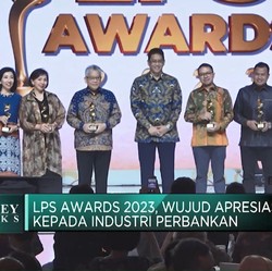BCA Bicara Soal Literasi Keuangan & Bisnis Perbankan RI