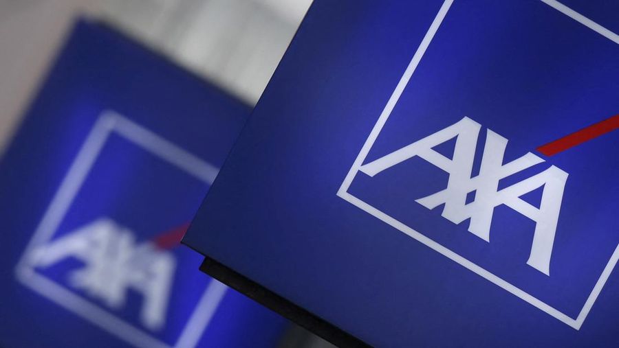 Ilustrasi asuransi AXA. (REUTERS/Christian Hartmann/File Photo)