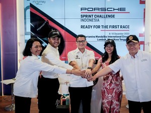 Perkuat Sport Tourism di NTB, Menparekraf Dukung Porsche Sprint Challenge