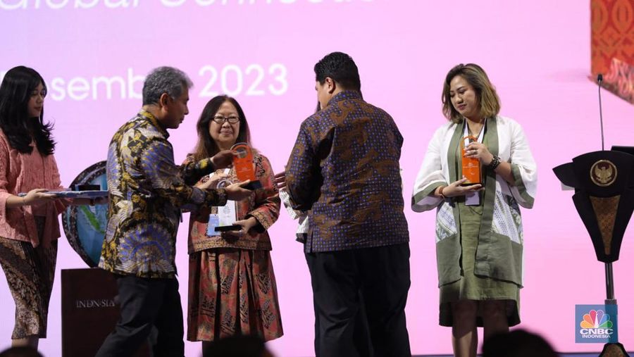 Presiden Joko Widodo dalam pembukaan UMKM Expo (RT) BRILIANPRENEUR 2023 di Jakarta Convention Center (JCC), Jakarta, Kamis (7/12/2023). (CNBC Indonesia/Tri Susilo)