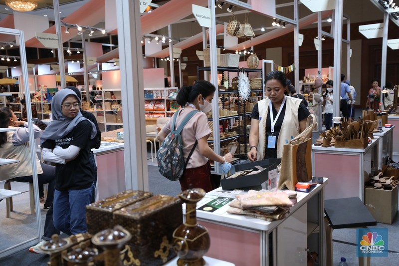 Pameran BRI UMKM EXPO (RT) BRILIANPRENEUR di Jakarta Convention Center (JCC), Jakarta, Kamis (7/12/2023). (CNBC Indonesia/Tri Susilo)