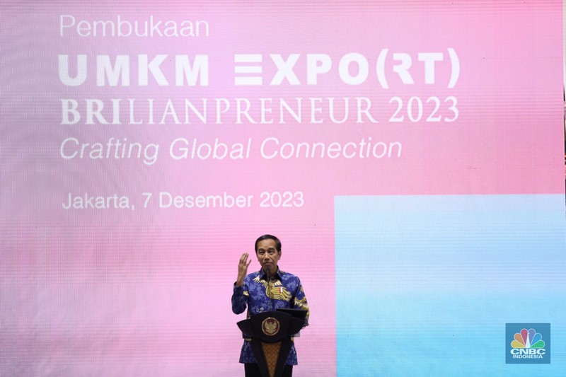 Presiden Joko Widodo dalam pembukaan UMKM Expo (RT) BRILIANPRENEUR 2023 di Jakarta Convention Center (JCC), Jakarta, Kamis (7/12/2023). (CNBC Indonesia/Tri Susilo)
