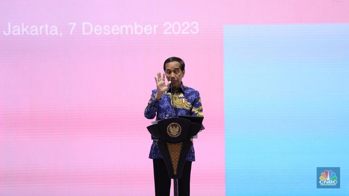 Presiden Joko Widodo dalam pembukaan UMKM Expo (RT) BRILIANPRENEUR 2023 di Jakarta Convention Center (JCC), Jakarta, Kamis (7/12/2023). (CNBC Indonesia/Tri Susilo)