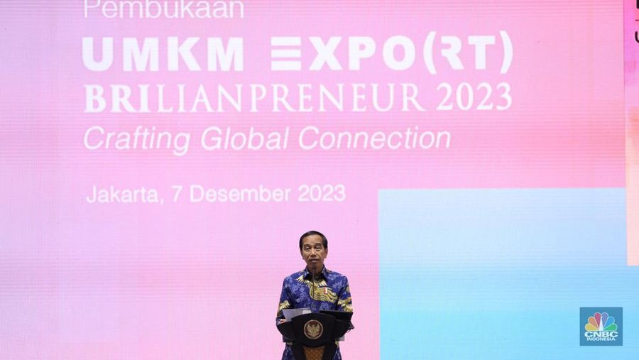 Presiden Joko Widodo dalam pembukaan UMKM Expo (RT) BRILIANPRENEUR 2023 di Jakarta Convention Center (JCC), Jakarta, Kamis (7/12/2023). (CNBC Indonesia/Tri Susilo)