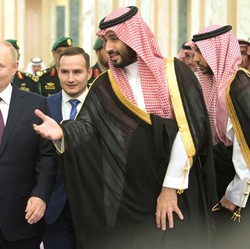 Tusuk AS dari Belakang? Pangeran Arab MBS Bertemu Putin