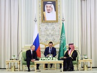 Putin-Raja Salman Kompak Pangkas Pasokan Minyak, Awas Harga 'Mendidih'