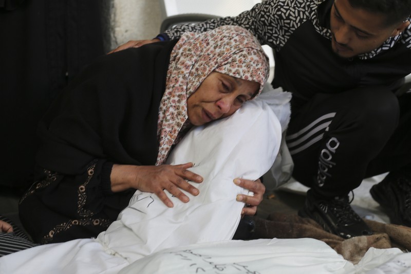 Kepulan asap saat serangan militer Israel di Jalur Gaza, Kamis (7/12/2023). Menahem KAHANA / AFP) Kepulan asap saat serangan militer Israel di Jalur Gaza, Kamis (7/12/2023). Menahem KAHANA / AFP)