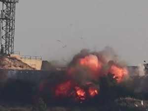 Memanas! Hizbullah Tembakkan 60 Roket ke Pangkalan Militer Israel