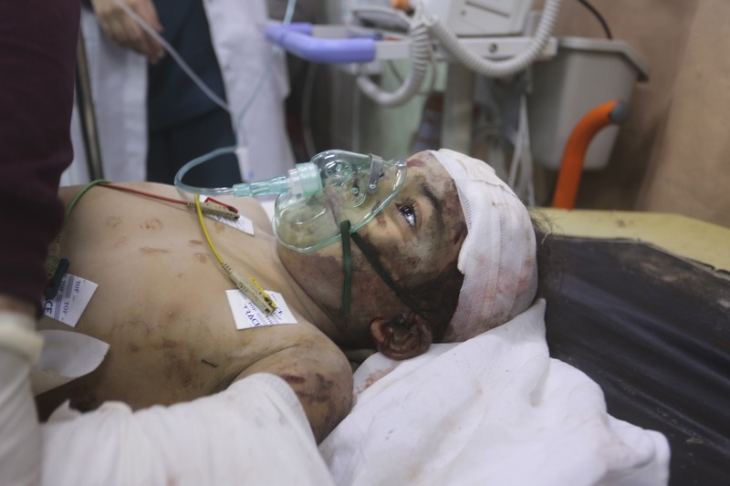 Warga Palestina yang terluka akibat pemboman Israel di Jalur Gaza tiba di sebuah rumah sakit di Rafah, pada Rabu, 6 Desember 2023. Warga Palestina yang terluka akibat pemboman Israel di Jalur Gaza tiba di sebuah rumah sakit di Rafah, pada Rabu, 6 Desember 2023. (AP Photo/Hatem Ali)