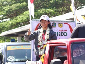 Dhea Sang Jawara Karate Dunia Disambut Meriah Saat Tiba di Banyuwangi