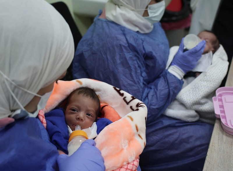 Bayi prematur asal Palestina yang dievakuasi dari konflik anata milter Isarel dan Hamas di Gaza menerima perawatan di Rumah Sakit (RS) New Administrative Capital (NAC), Kairo TImur, Mesir, Rabu (6/12/2023). (REUTERS/Amr Abdallah Dalsh) Bayi prematur asal Palestina yang dievakuasi dari konflik anata milter Isarel dan Hamas di Gaza menerima perawatan di Rumah Sakit (RS) New Administrative Capital (NAC), Kairo TImur, Mesir, Rabu (6/12/2023). (REUTERS/Amr Abdallah Dalsh)