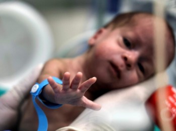 Potret Perawatan Bayi Prematur yang Dievakuasi dari Gaza