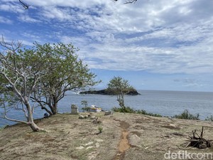 Nikmati Keindahan Laut dari Ketinggian di Bukit Asah, Cantik Tak Ada Duanya