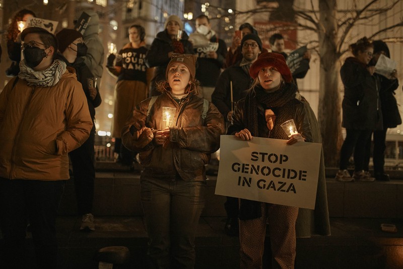 Komunitas Yahudi AS berkumpul di New York untuk menuntut gencatan senjata di Gaza , Kamis (7/12/2023). (AP Photo/Andres Kudacki) Komunitas Yahudi AS berkumpul di New York untuk menuntut gencatan senjata di Gaza , Kamis (7/12/2023). (AP Photo/Andres Kudacki)