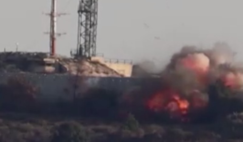 Ledakan pos militer Israel di Perbatasan Lebanon. (REUTERS)