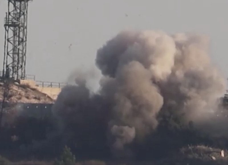 Ledakan pos militer Israel di Perbatasan Lebanon. (REUTERS)