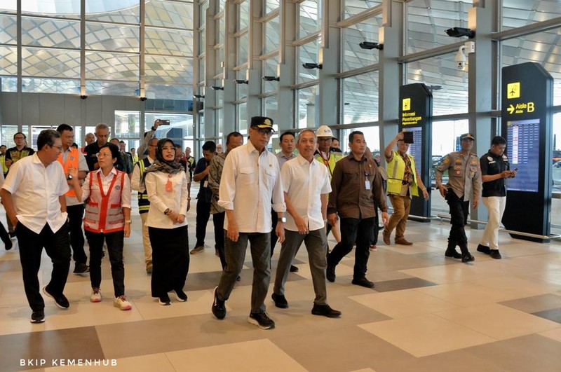 Menteri Perhubungan Budi Karya Sumadi, Jumat (8/12), meninjau kesiapan Bandara Internasional Dhoho Kediri jelang beroperasi secara komersial pada awal tahun 2024. (Dok. Kemenhub)