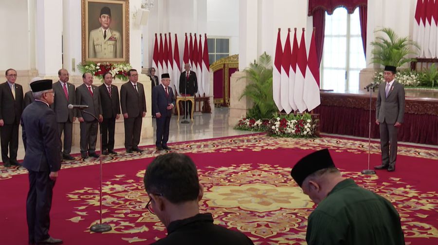 Presiden Jokowi lantik kepala BNN. (YouTube/Sekretariat Presiden)