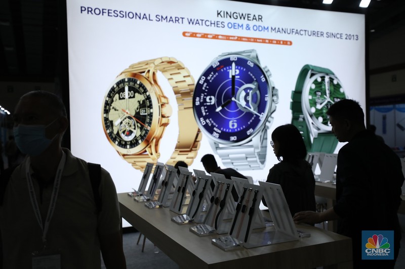 Suasana pameran industri elektronik bertajuk Global Sources Electronics Indonesia (GSEI) 2023 di JCC Senayan, Jumat (8/12/2023). (CNBC Indonesia/Tri Susilo)