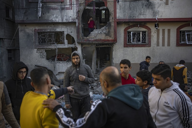 Helikopter Israel menembakkan roket, di tengah konflik yang sedang berlangsung antara Israel dan kelompok Islam Palestina Hamas, di dekat perbatasan Israel-Gaza dilihat dari selatan Israel, 9 Desember 2023. (REUTERS/Athit Perawongmetha) Helikopter Israel menembakkan roket, di tengah konflik yang sedang berlangsung antara Israel dan kelompok Islam Palestina Hamas, di dekat perbatasan Israel-Gaza dilihat dari selatan Israel, 9 Desember 2023. (REUTERS/Athit Perawongmetha)