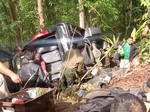 Minibus Terjun ke Jurang Cinomati, 9 Luka-1 Meninggal