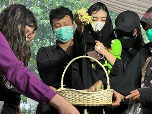 Isak Tangis Ibunda Ikhlaskan Kepergian 4 Anak yang Dibunuh Sang Ayah