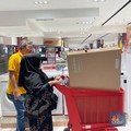 Awas Kehabisan! Pengunjung Serbu TV Diskon di Transmart