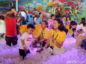 Yayasan Pita Kuning Ajak Anak Penyintas Kanker Piknik Rekreatif di TSM Bali