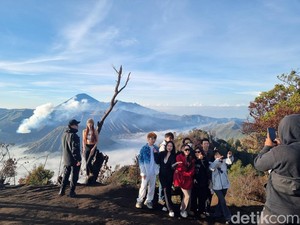 Turis China Terpukau Bromo: Nilainya 100!