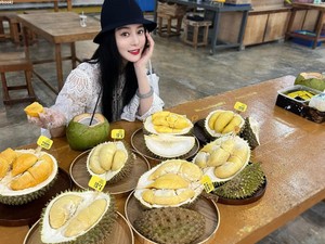 Cicip Durian di Malaysia, Aktris China Fan Bingbing Ngaku Jatuh Cinta