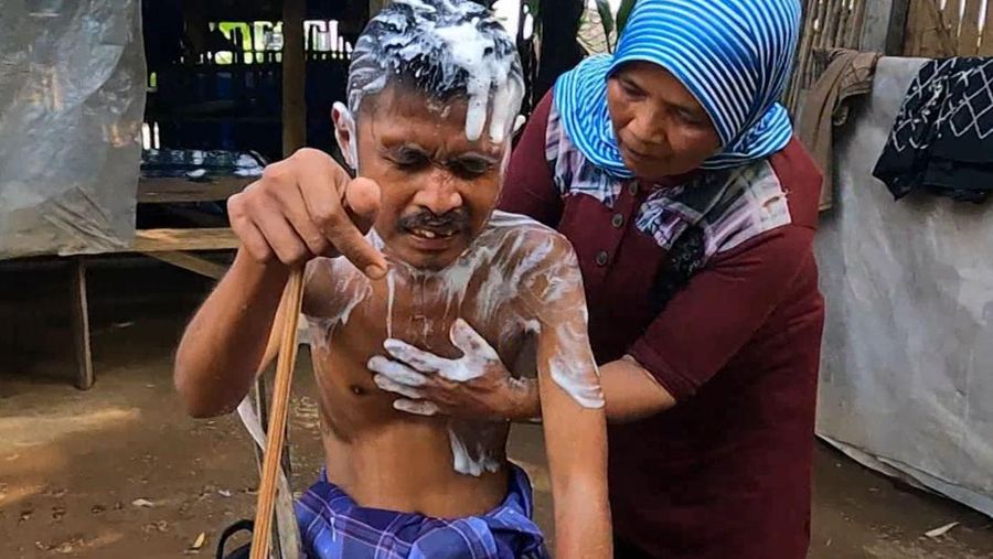 Dititipkan 3 Anak Disabilitas Intelektual, Perjuangan Buruh Serabutan Penuh Haru. (Dok. Berbuat Baik)