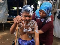 Kisah Buruh Serabutan Urus 3 Anak Disabilitas Intelektual