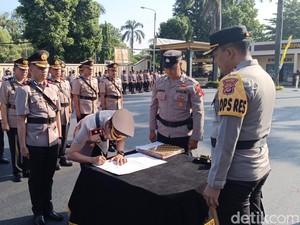 Sertijab Wakapolres-Kapolsek, Kapolres Bogor: Layani Masyarakat dengan Tulus