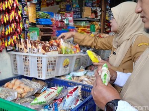 2 Kardus Makanan Kedaluwarsa Ditemukan di Pasar Sidodadi Solo
