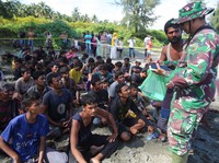 Potret Kedatangan 400 Pengungsi Rohingya di Aceh