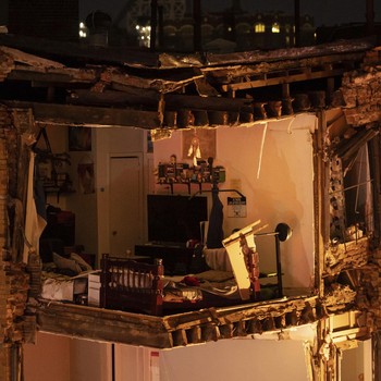 Ngeri, Penampakan Apartemen Ambruk di New York